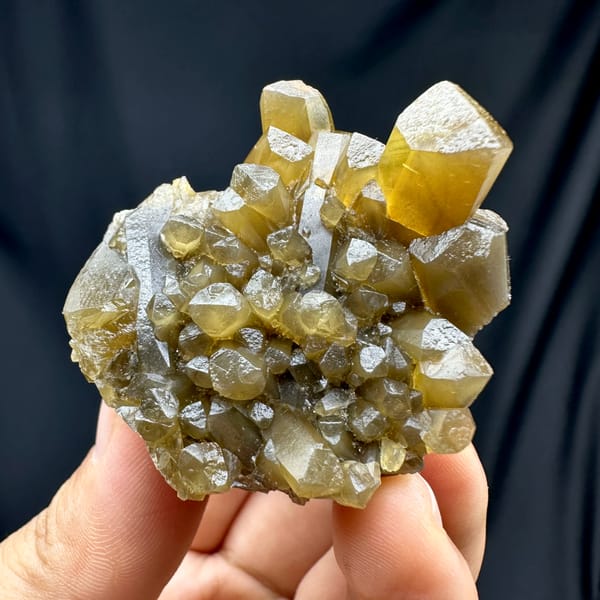 Golden-yellow baryte cluster with rabbit-ear blades from Chongqing, China, second angle