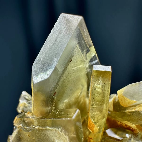 Golden-yellow transparent baryte blades from Yunnan, China, top view