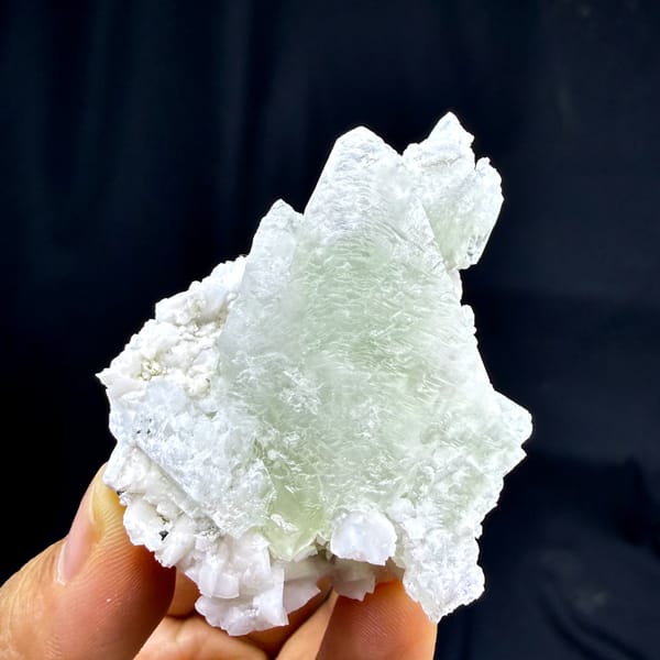 Calcite crystals from China, raw mineral specimen for collectors, photo 2 of 4