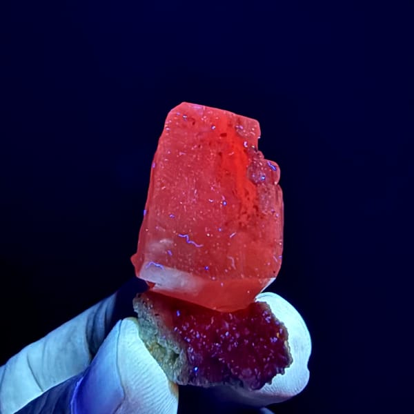 Calcite crystal from China, 3.3 cm across, raw mineral specimen, photo 2 of 5