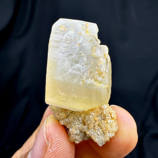 One-of-a-kind calcite crystal specimen from China, photo 4 of 5
