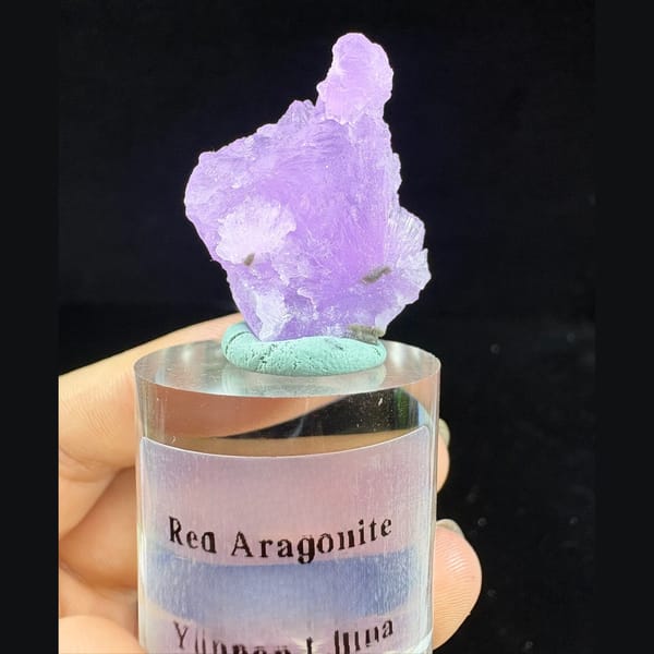 Aragonite crystal from Yunnan, 2.4 cm across, raw mineral specimen, photo 2 of 5