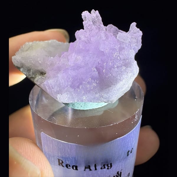 Crystal of red aragonite from Yunnan, one-of-a-kind specimen, photo 3 of 4