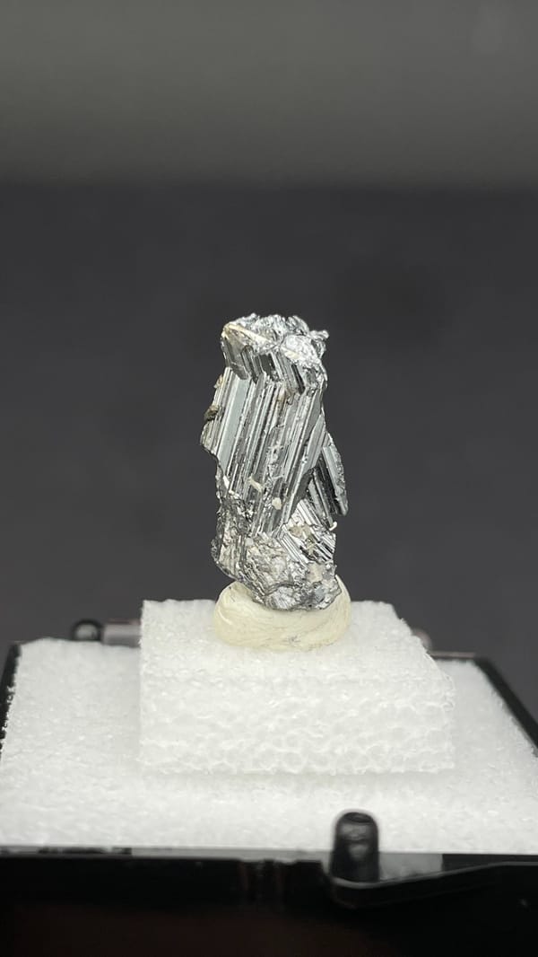 Silver cogwheel-twinned bournonite crystal from Yaogangxian, Hunan, China, second angle