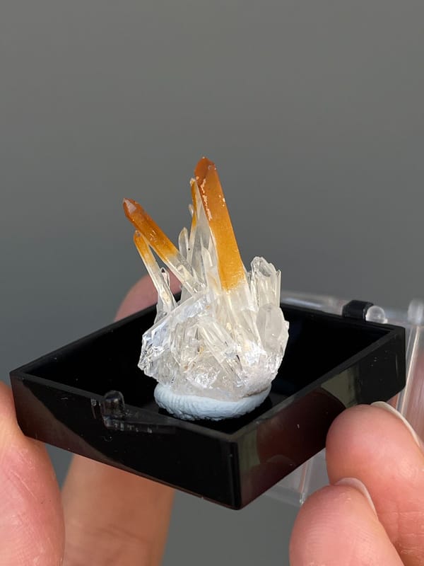 Amber quartz points rising from a white crystal base, Jinkouhe, Sichuan, China, second angle