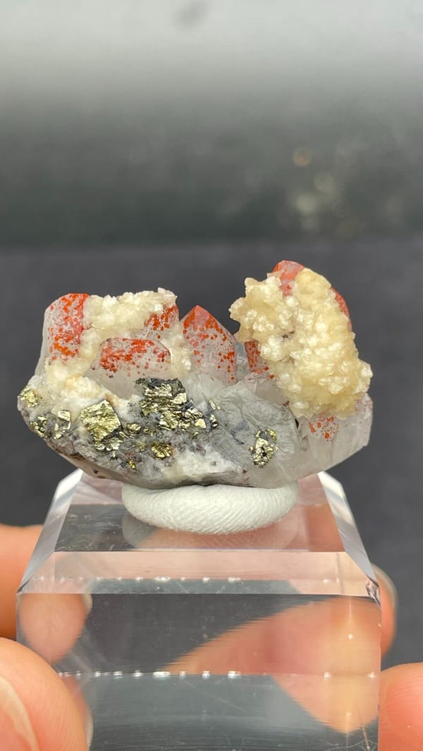Red-spotted quartz with cream dolomite and brassy pyrite from Jiangxi, China