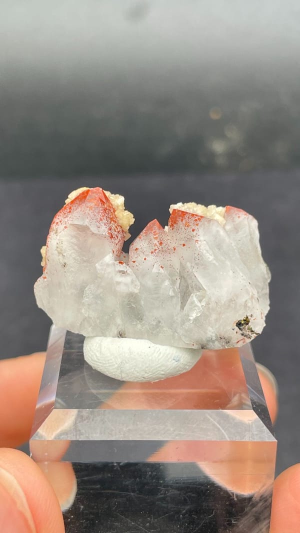 Red-spotted quartz with cream dolomite and brassy pyrite from Jiangxi, China, reverse side