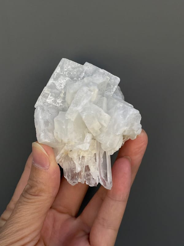 White blocky baryte with clear quartz points from Jinkouhe, Sichuan, China