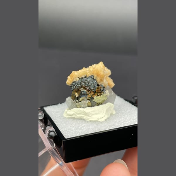 Crystals of quartz with chalcopyrite from Jiangxi, one-of-a-kind specimen, photo 3 of 6