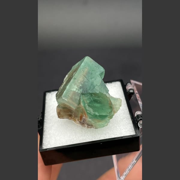 Fluorite crystals from Hebei, 3.1 cm across, raw mineral specimen, photo 2 of 6