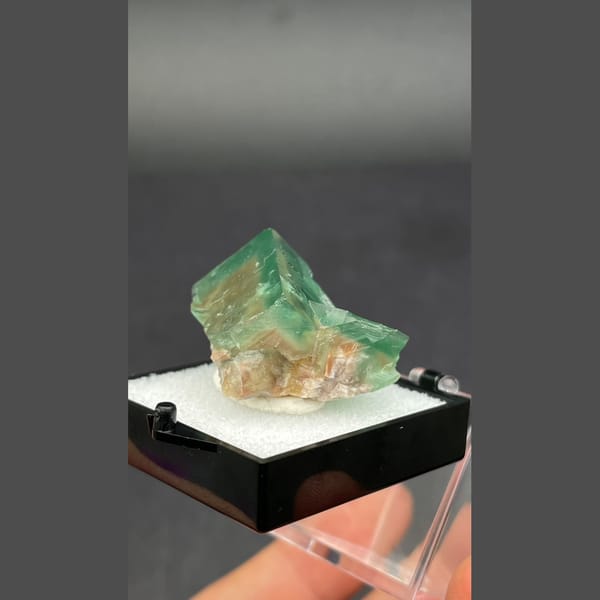 One-of-a-kind green fluorite crystal specimen from Hebei, China, photo 4 of 6