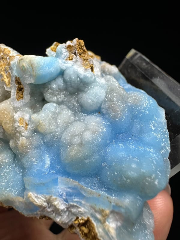 Hemimorphite from Yunnan, China, individual mineral specimen view 1