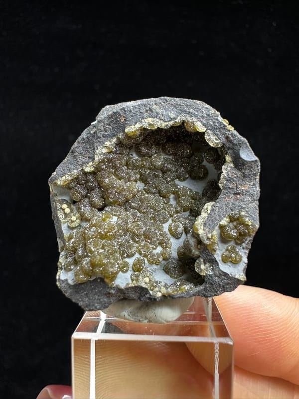 Cavité cristalline Calcite doublée de sidérite