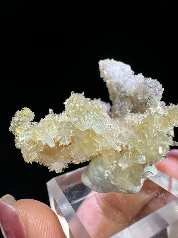 Source-recorded fluoride sulfate from Guizhou, China, individual mineral specimen view 2