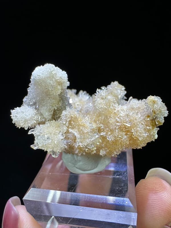 Source-recorded fluoride sulfate from Guizhou, China, individual mineral specimen view 3