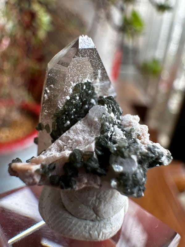 Quartz from Fujian, China, individual mineral specimen view 2