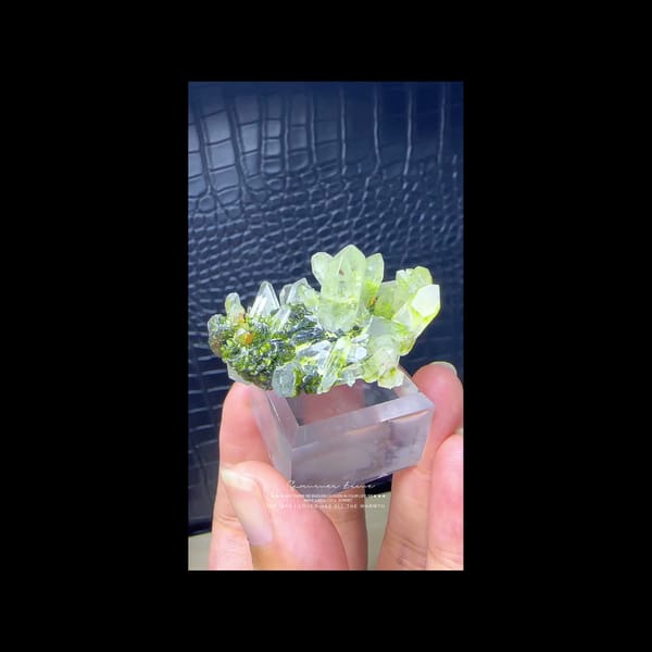 Green epidote with quartz from Sichuan — complete front view