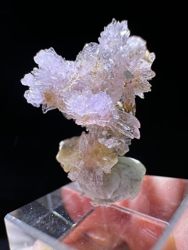 Source-recorded fluoride sulfate from Guizhou, China, individual mineral specimen view 3
