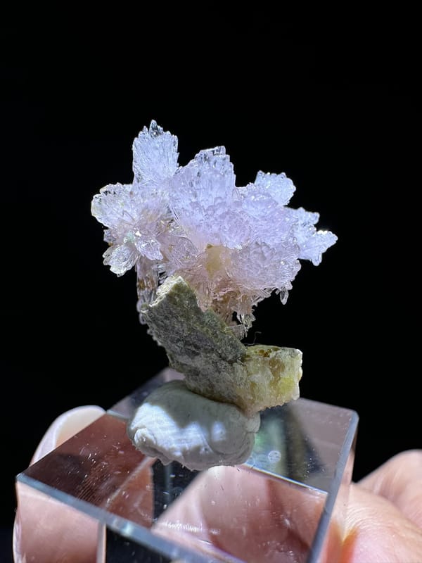 Source-recorded fluoride sulfate from Guizhou, China, individual mineral specimen view 4