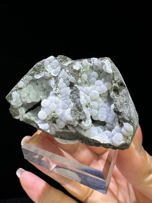 Zeolite group (species not verified) from Zhejiang, China, individual mineral specimen view 2