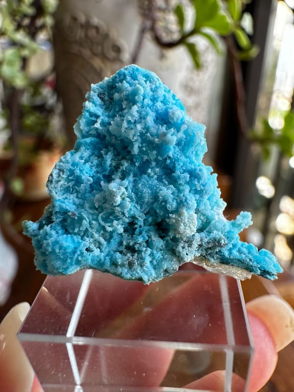 Creedite from Guizhou, China, individual mineral specimen view 1