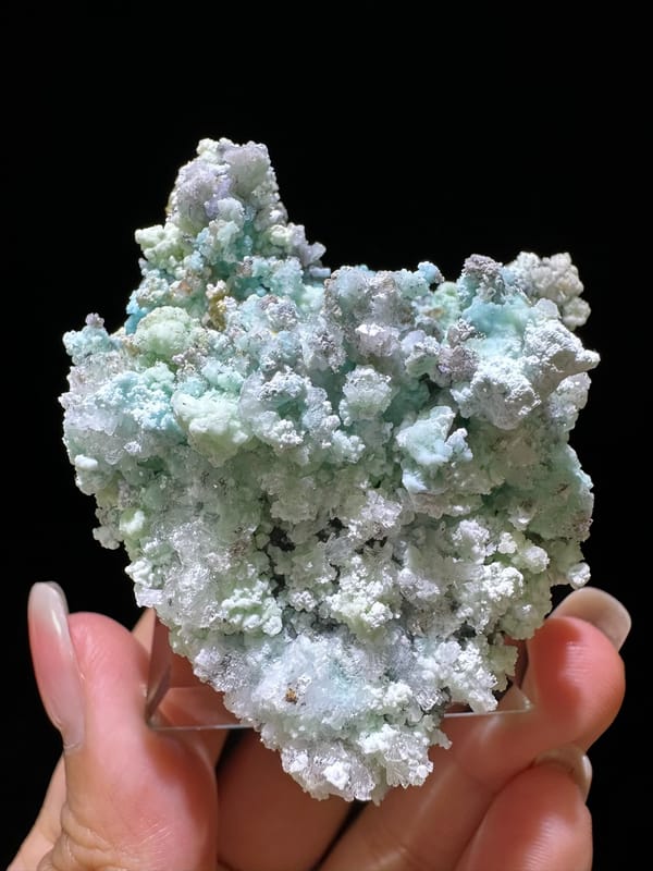 Creedite from Guizhou, China, individual mineral specimen view 1