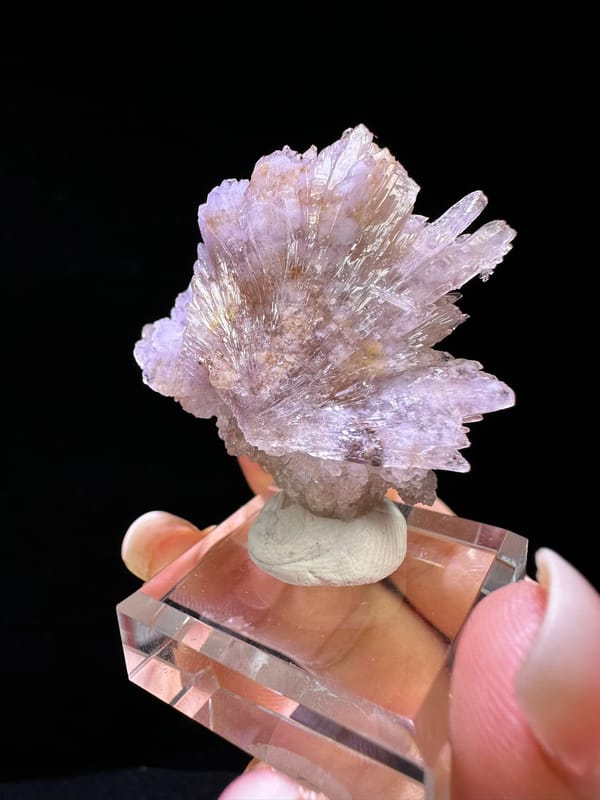 Creedite from Guizhou, China, individual mineral specimen view 4