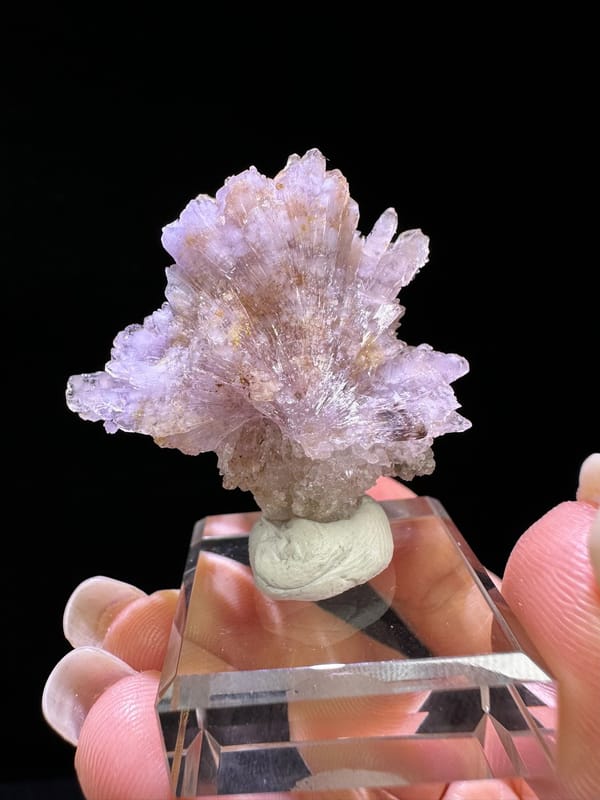 Creedite from Guizhou, China, individual mineral specimen view 5
