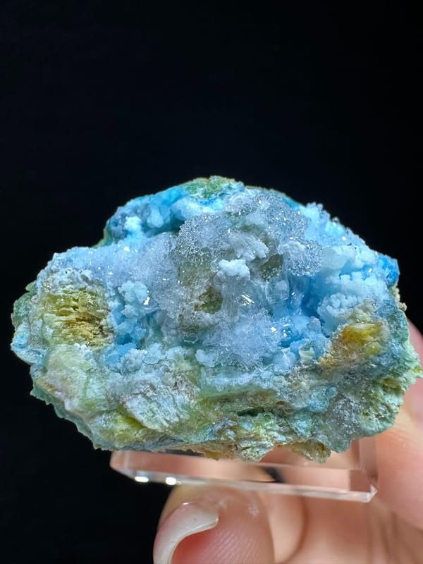 Creedite from Guizhou, China, individual mineral specimen view 2