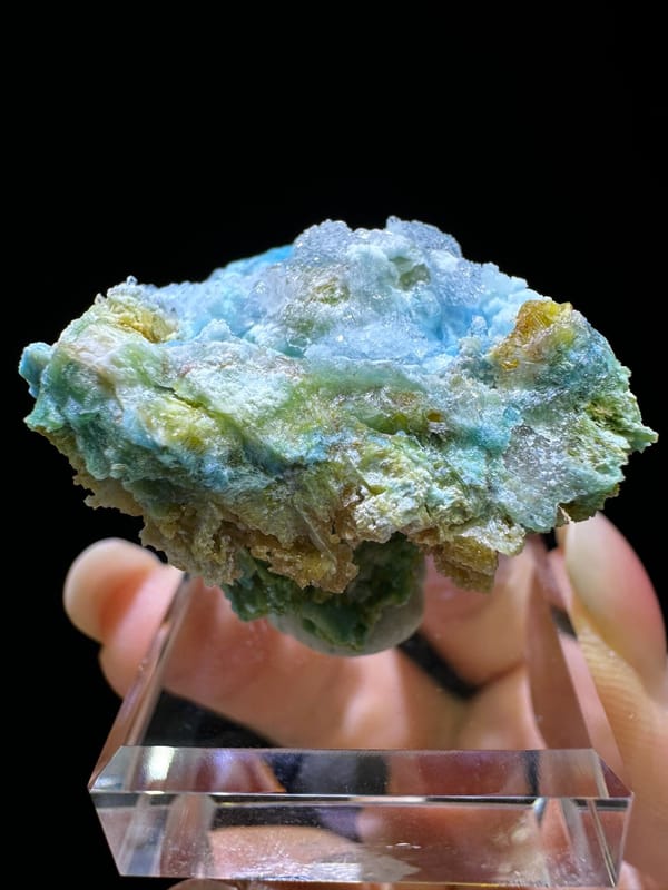 Creedite from Guizhou, China, individual mineral specimen view 4