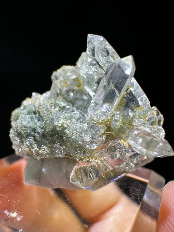 Quartz from Himalaya, individual mineral specimen view 2