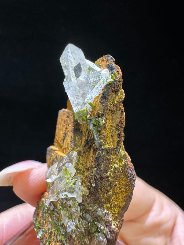 Quartz from Sichuan, China, individual mineral specimen view 2
