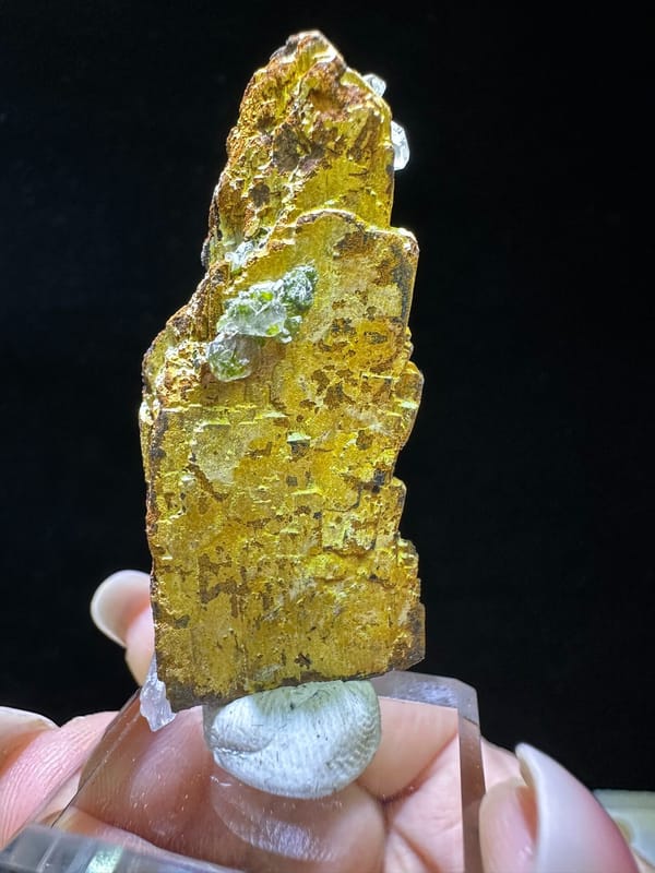 Quartz from Sichuan, China, individual mineral specimen view 4