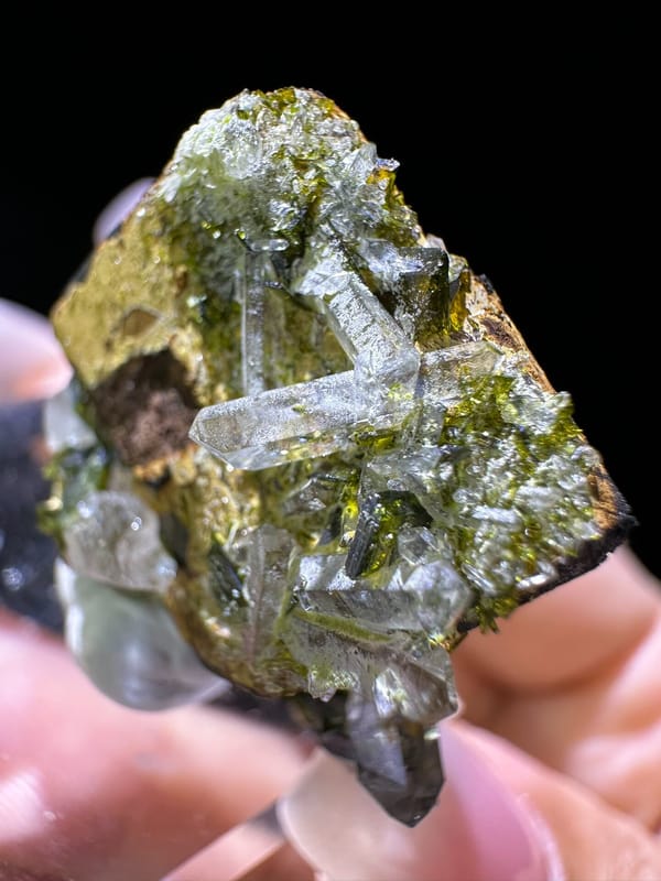 Quartz from Sichuan, China, individual mineral specimen view 2