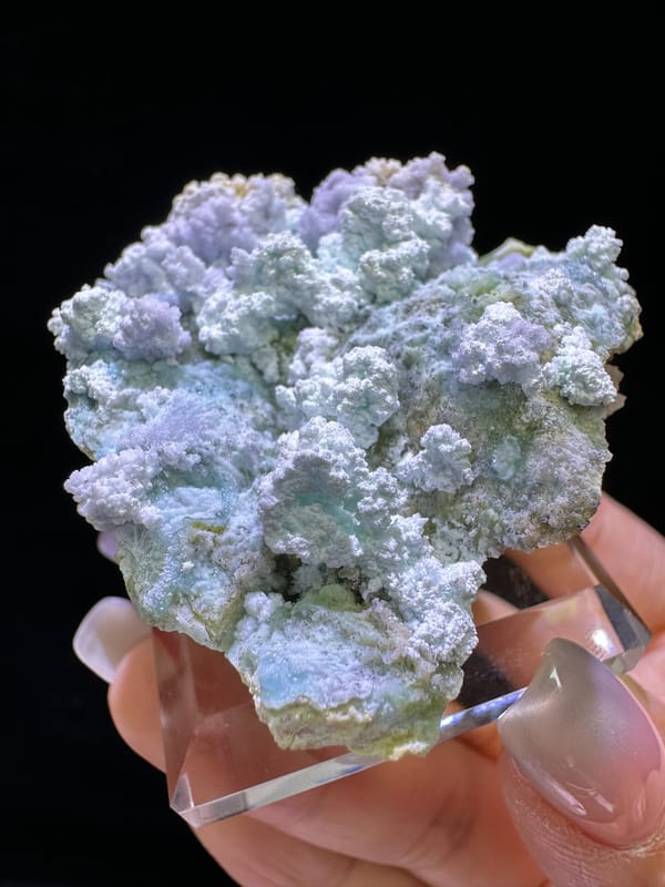Creedite from Guizhou, China, individual mineral specimen view 2