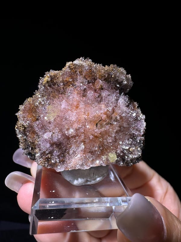 Creedite from Guizhou, China, individual mineral specimen view 1
