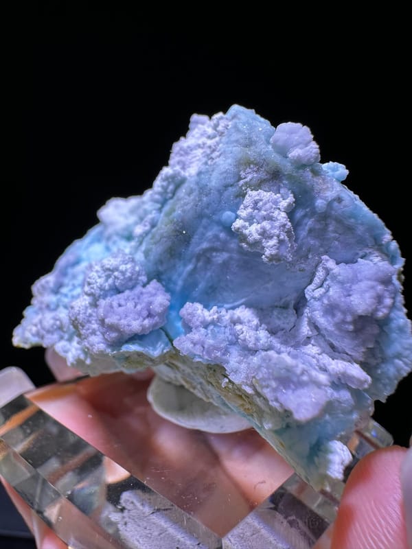 Creedite from Guizhou, China, individual mineral specimen view 2