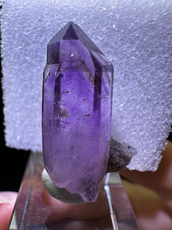 Punto di Quarzo Viola Profondo dallo Zimbabwe