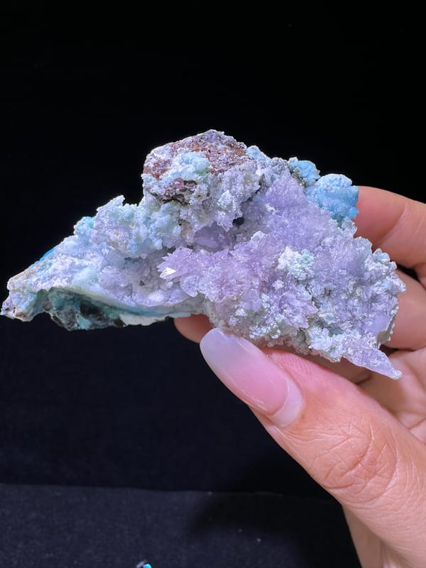 Creedite from Guizhou, China, individual mineral specimen view 1