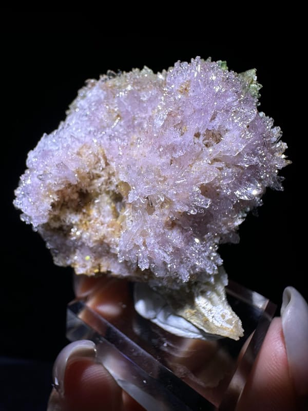 Creedite from Guizhou, China, individual mineral specimen view 1