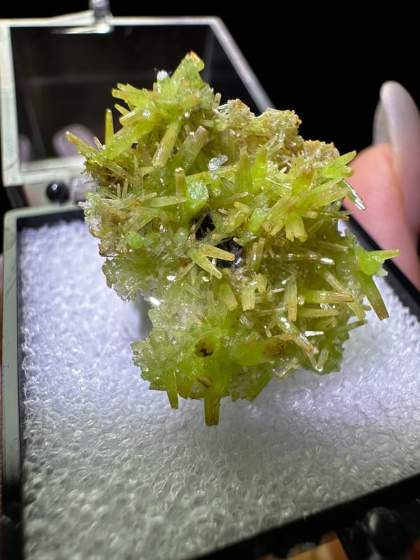 Pyromorphite from Gongcheng, Guangxi, China, individual mineral specimen view 1