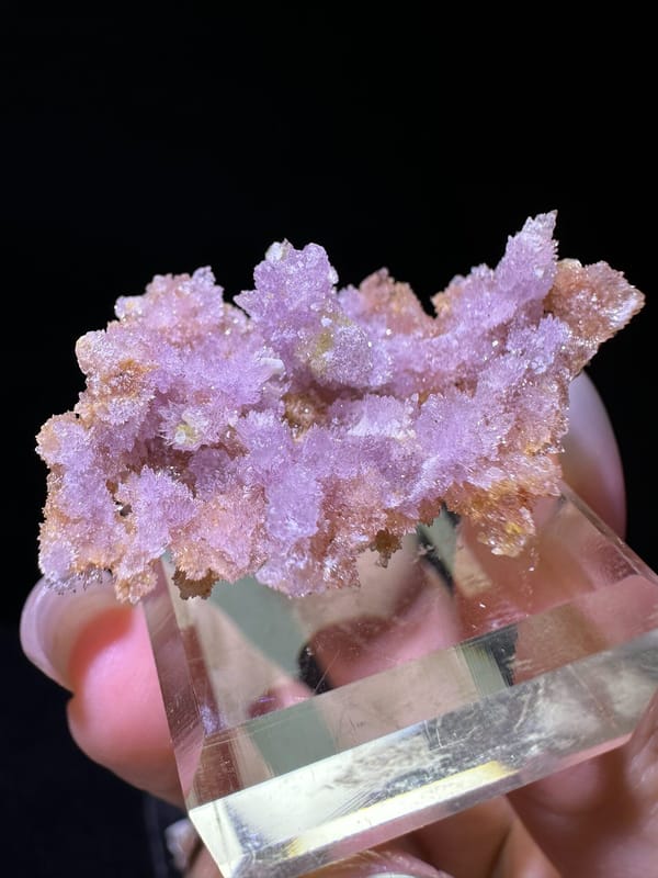 Creedite from Guizhou, China, individual mineral specimen view 1