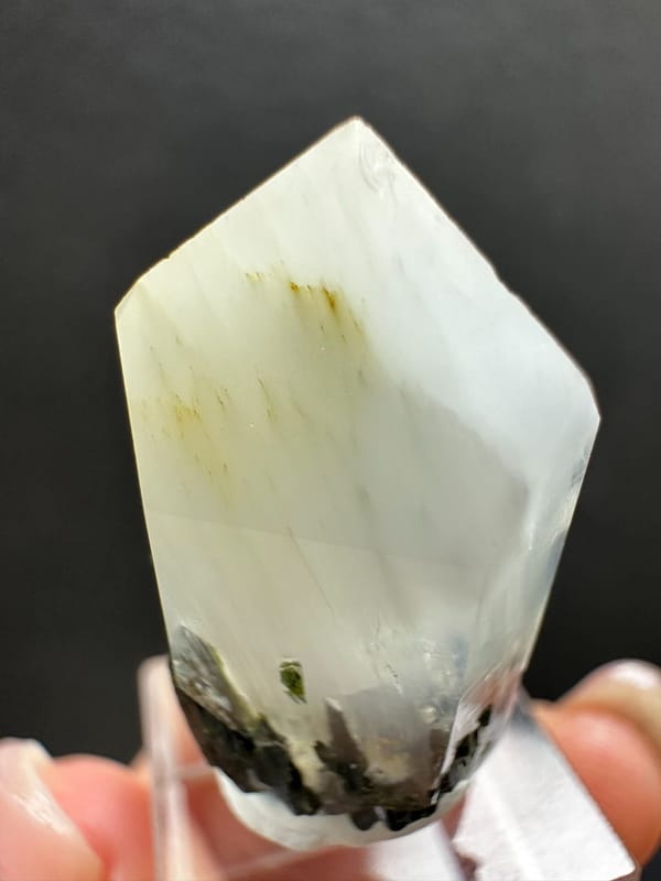 Quartz from Pakistan, individual mineral specimen view 2