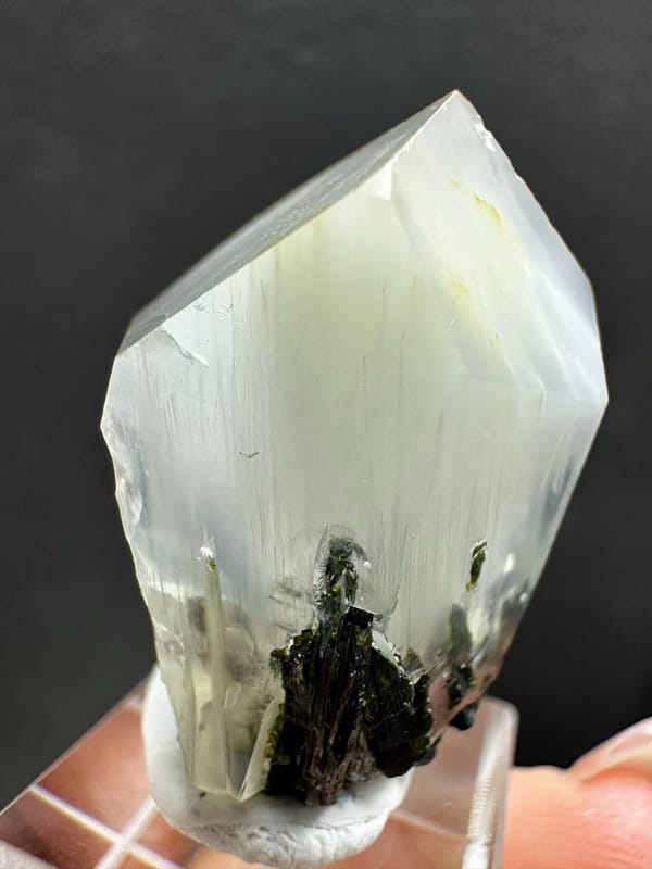 Quartz from Pakistan, individual mineral specimen view 3