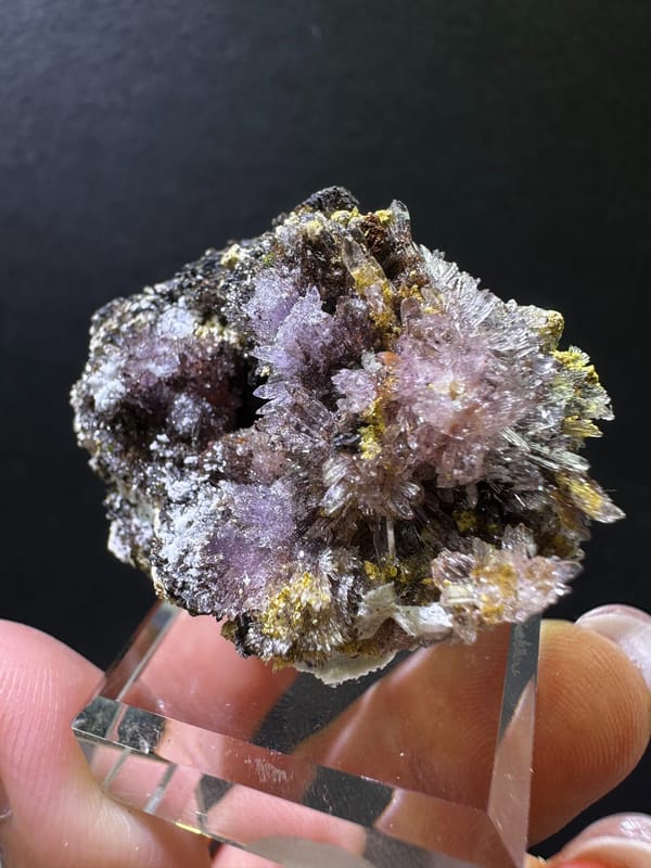 Creedite from Guizhou, China, individual mineral specimen view 2