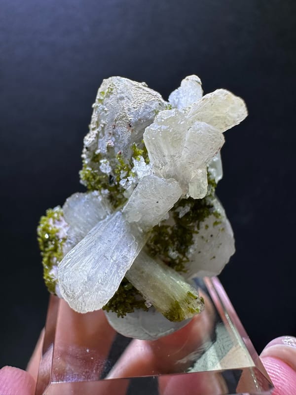 Zeolite group (species not verified) from Fujian, China, individual mineral specimen view 1