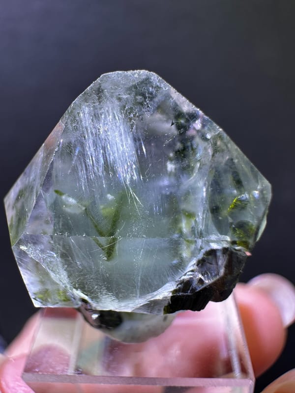 Quartz from Pakistan, individual mineral specimen view 1