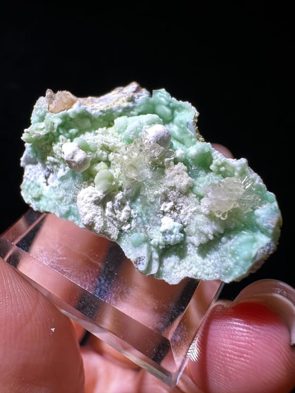 Creedite from Guizhou, China, individual mineral specimen view 3