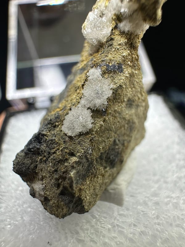 Hemimorphite from Guangxi, China, individual mineral specimen view 1