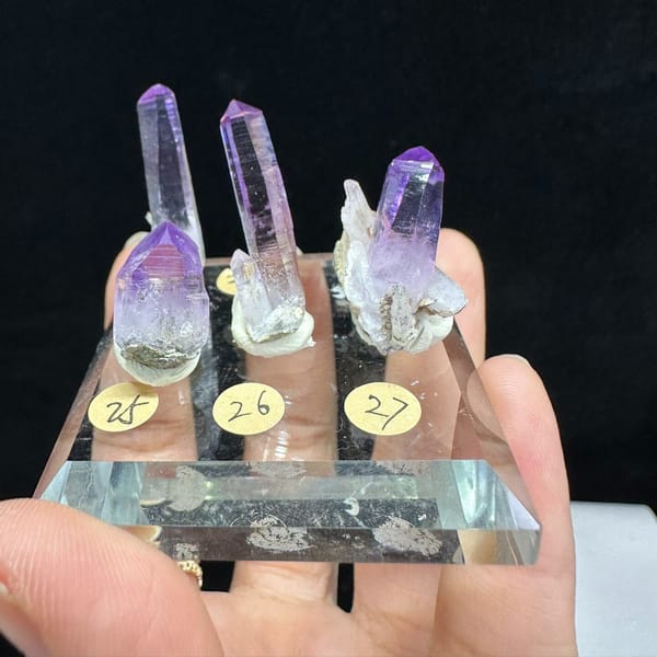 One-of-a-kind quartz crystal specimen, photo 4 of 5